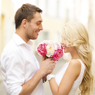 couple-with-roses-dp-for-whatsapp